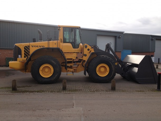 VOLVO VOLVO L220 WHEEL LOADER USED